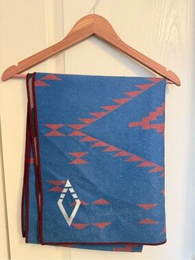Nomadix Blue and Maroon Recycled Polyester Towel